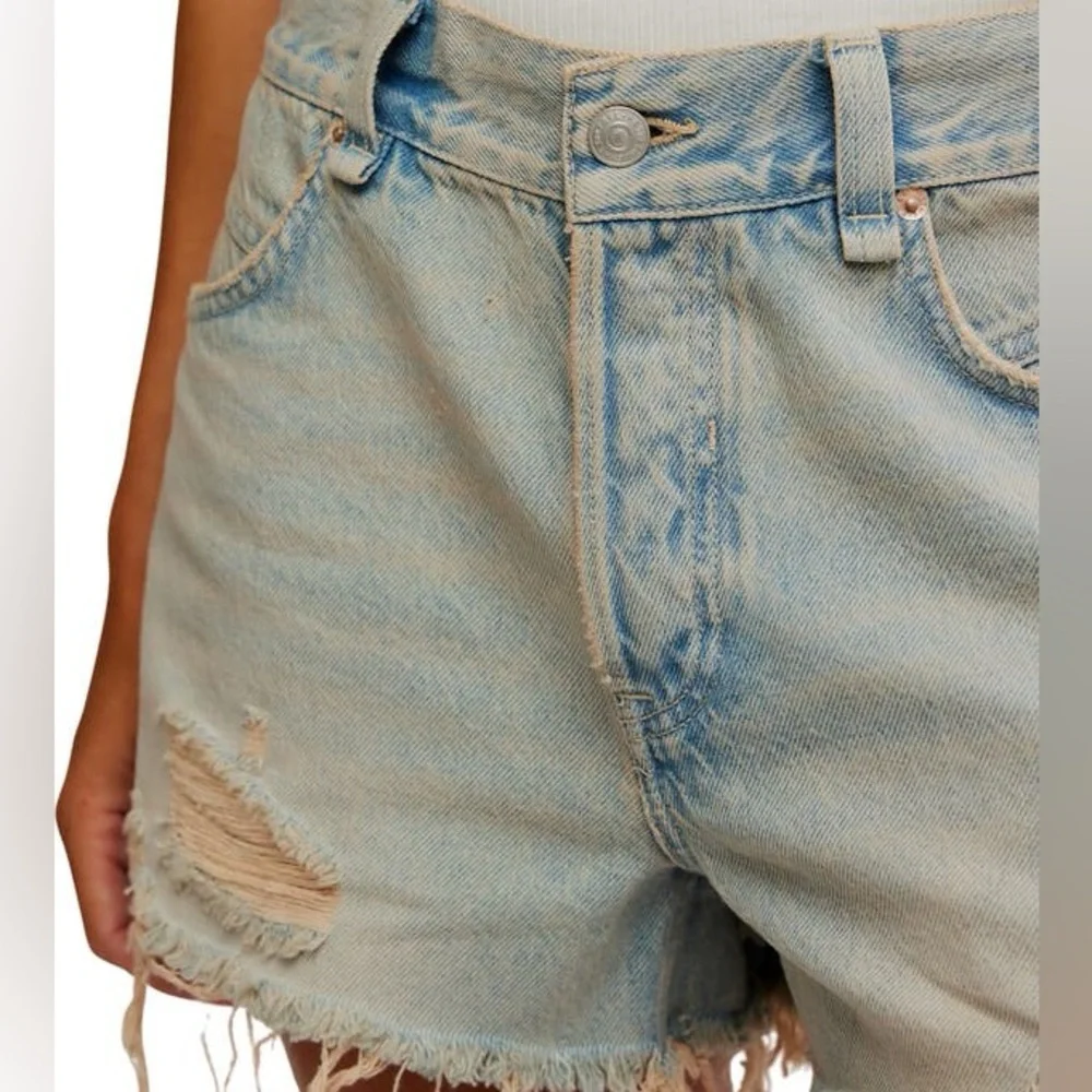 Free People Now or Never Denim Distressed Shorts size 32 - Picture 4 of 10